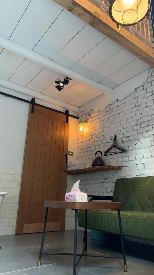 阡陌-浴缸在客廳民宿 Tainan Exterior foto